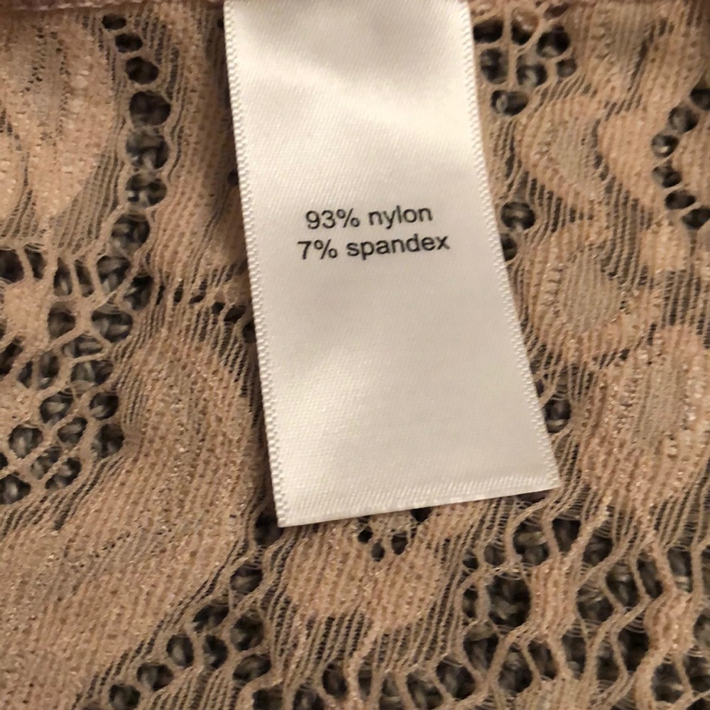 MAURICES NWOT BLUSH PINK LACE SLEEVELESS TOP - Picture 14 of 16